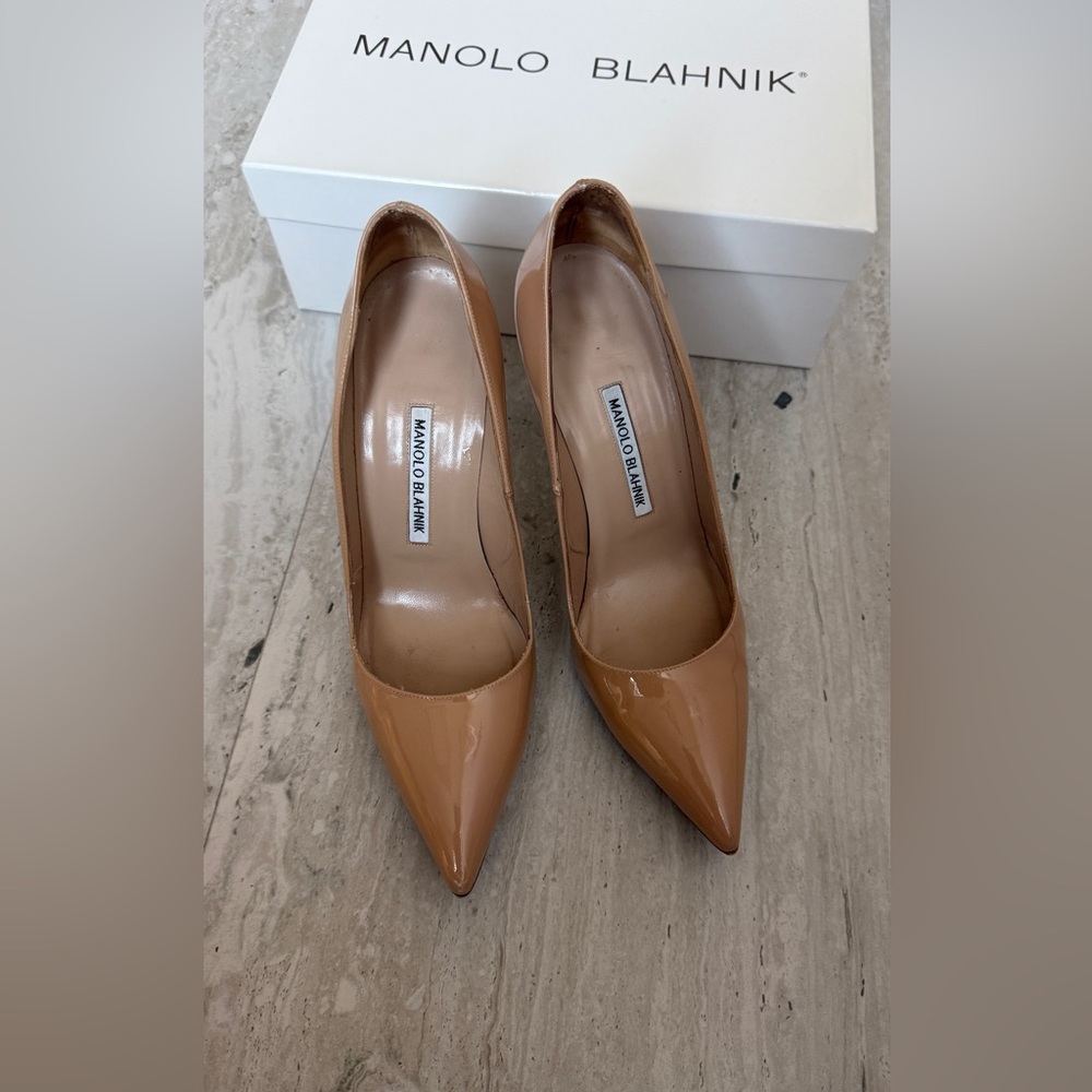 Manolo Blahnik Nude Patent Leather Heels